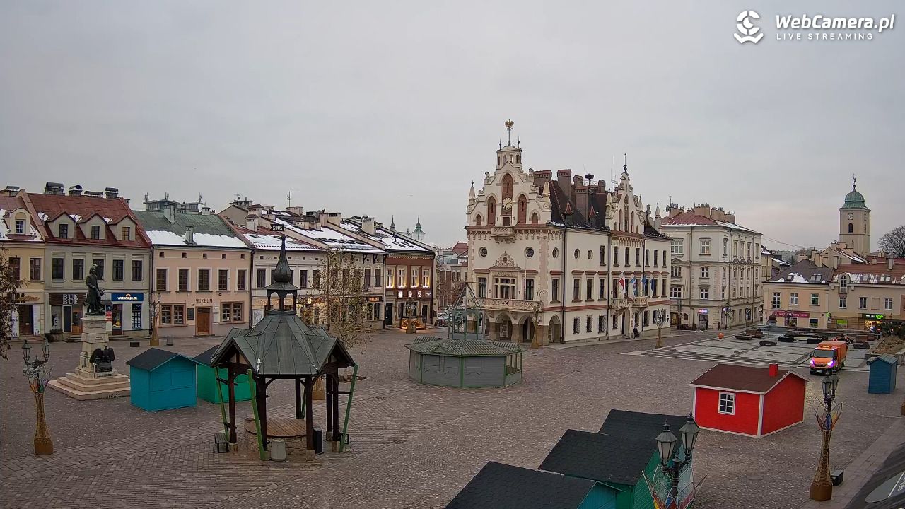 Rzeszów - Stary Rynek i Ratusz - 28 listopad 2025, 07:13