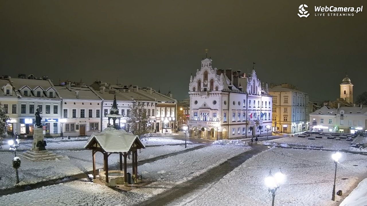 Rzeszów - Stary Rynek i Ratusz - 23 listopad 2025, 22:53