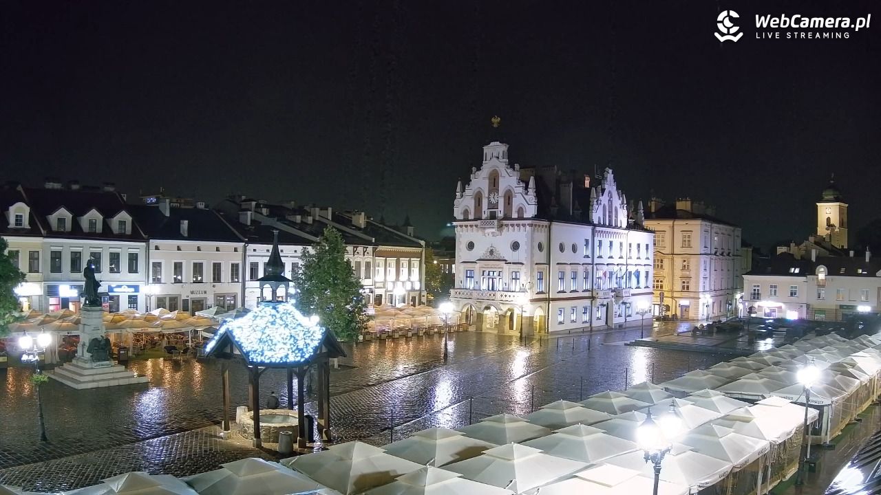 Rzeszów - Stary Rynek i Ratusz - 10 czerwiec 2026, 00:23