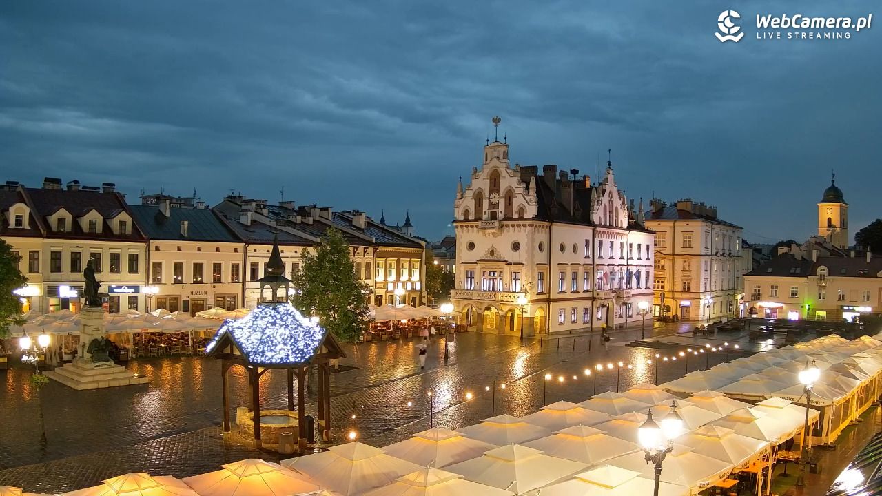 Rzeszów - Stary Rynek i Ratusz - 10 czerwiec 2026, 21:05