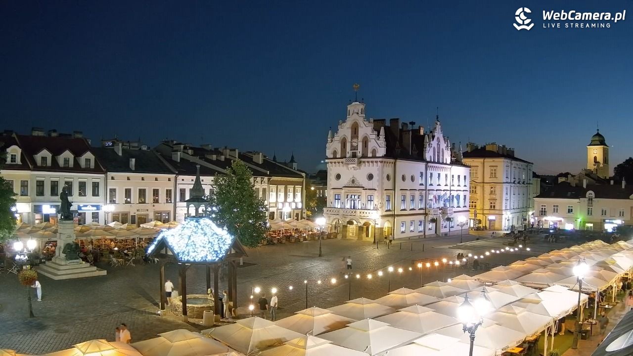 Rzeszów - Stary Rynek i Ratusz - 29 lipiec 2026, 21:18