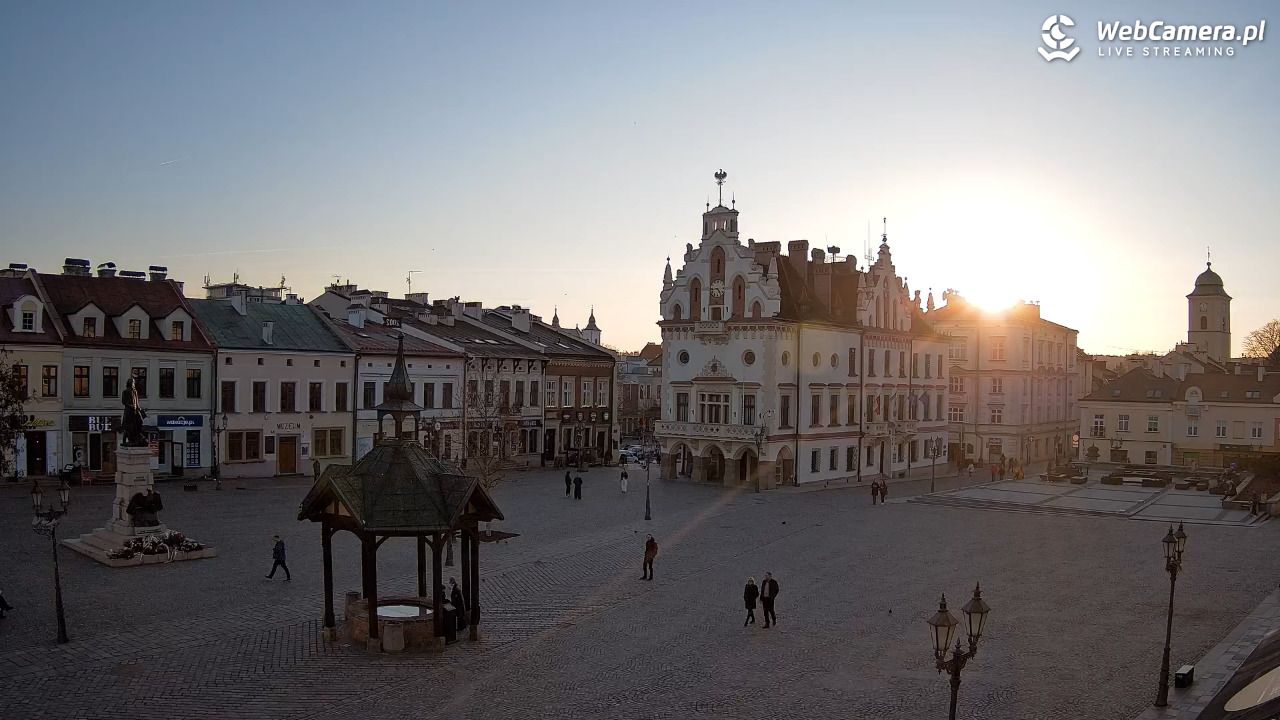 Rzeszów - Stary Rynek i Ratusz - 06 marzec 2026, 16:44