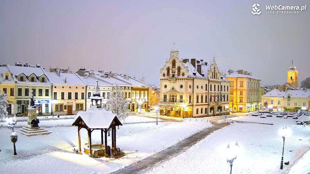 Rzeszów - Stary Rynek i Ratusz - 23 listopad 2025, 06:26