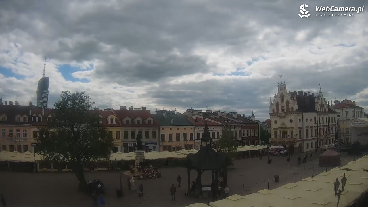 Rzeszów - Stary Rynek i Ratusz - 09 maj 2025, 14:13