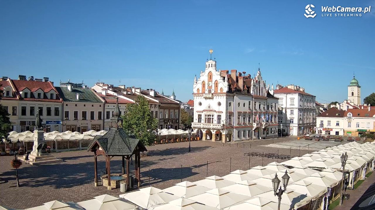 Rzeszów - Stary Rynek i Ratusz - 29 lipiec 2026, 07:49
