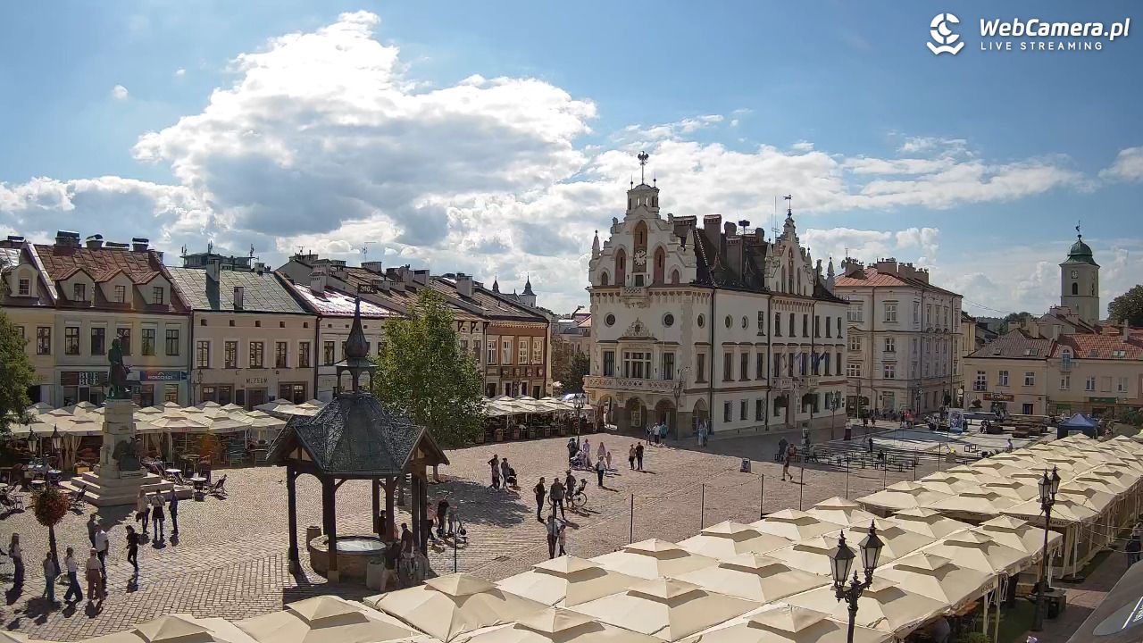 Rzeszów - Stary Rynek i Ratusz - 13 wresień 2026, 13:59