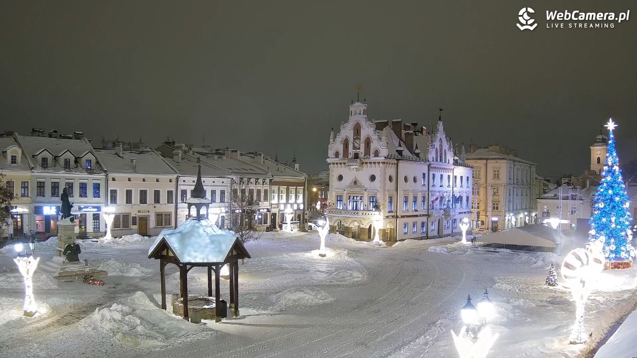 Rzeszów - Stary Rynek i Ratusz - 14 styczeń 2026, 22:21