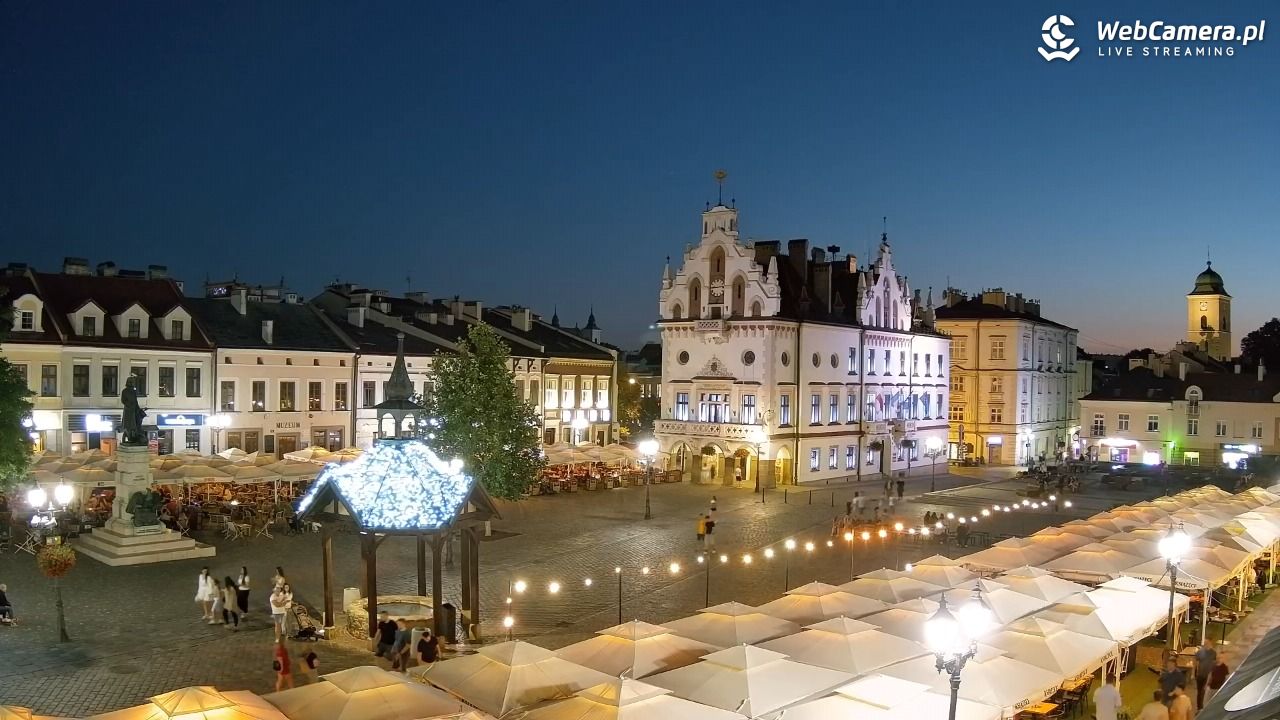 Rzeszów - Stary Rynek i Ratusz - 29 lipiec 2026, 21:13