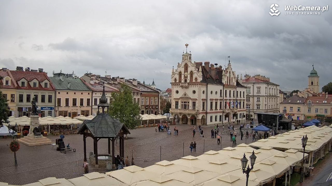 Rzeszów - Stary Rynek i Ratusz - 12 wresień 2026, 16:40