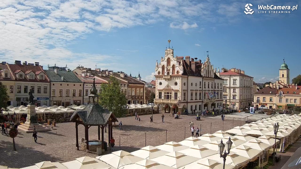 Rzeszów - Stary Rynek i Ratusz - 13 wresień 2026, 11:36