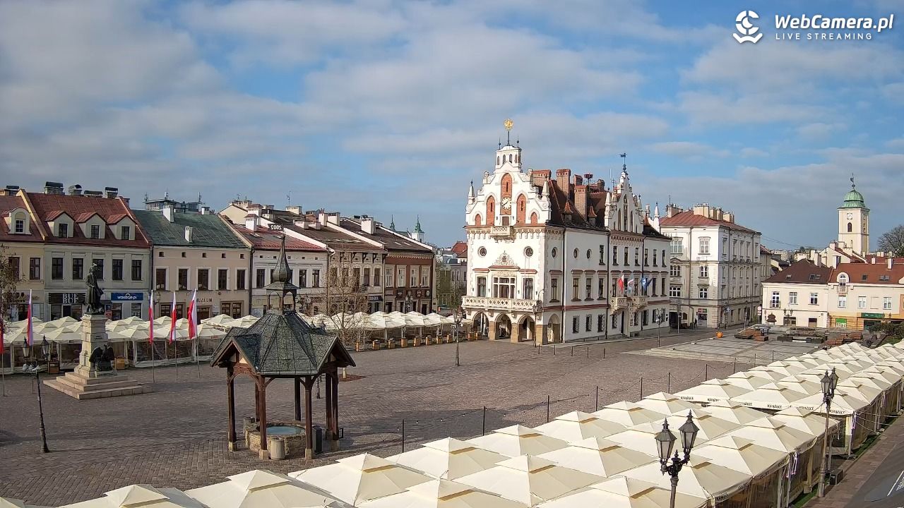 Rzeszów - Stary Rynek i Ratusz - 18 kwiecień 2026, 08:08