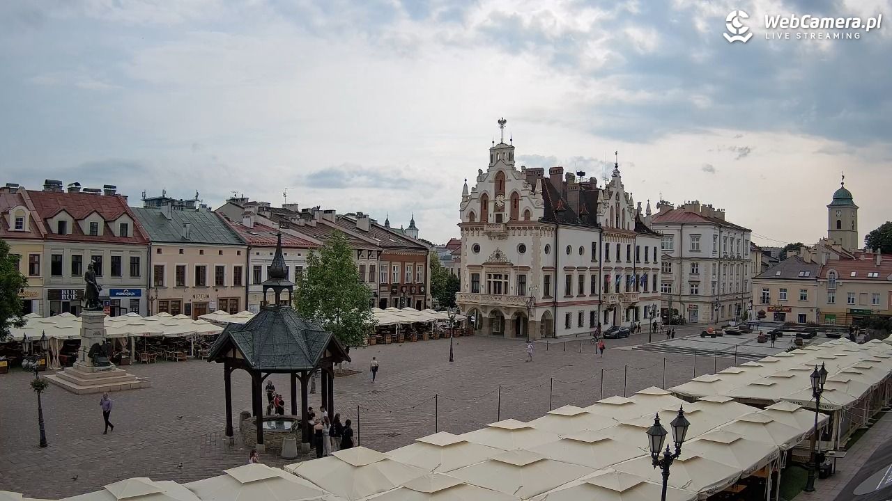 Rzeszów - Stary Rynek i Ratusz - 10 czerwiec 2026, 16:02