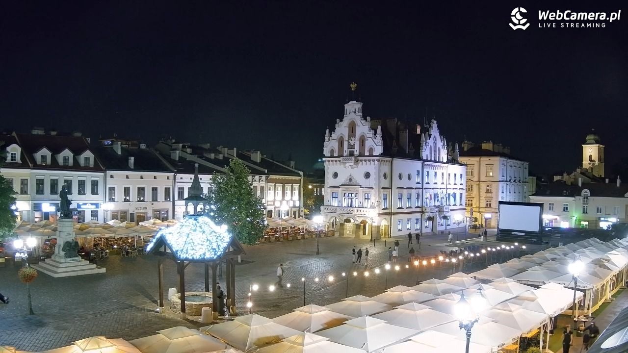 Rzeszów - Stary Rynek i Ratusz - 28 lipiec 2026, 22:55