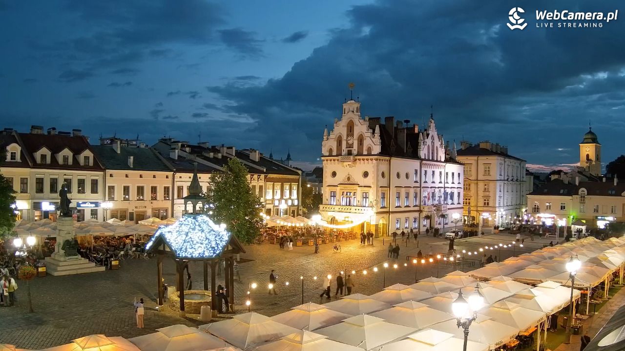 Rzeszów - Stary Rynek i Ratusz - 24 lipiec 2026, 21:07