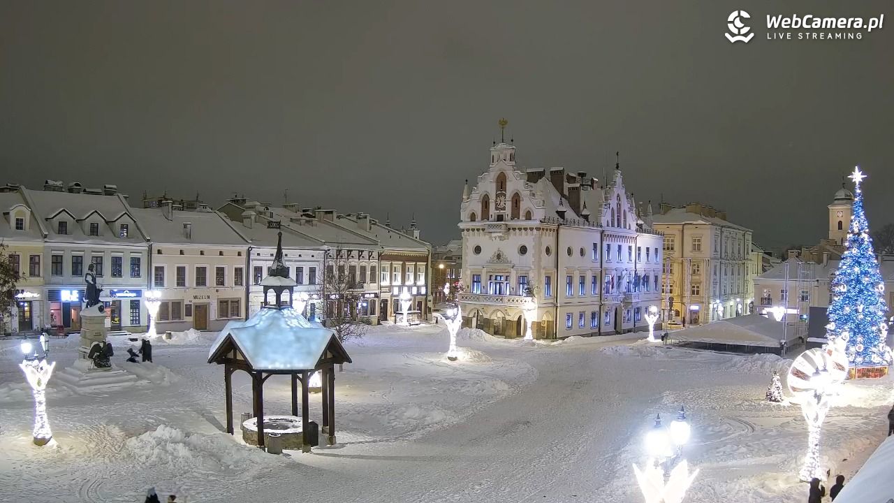 Rzeszów - Stary Rynek i Ratusz - 11 styczeń 2026, 18:57