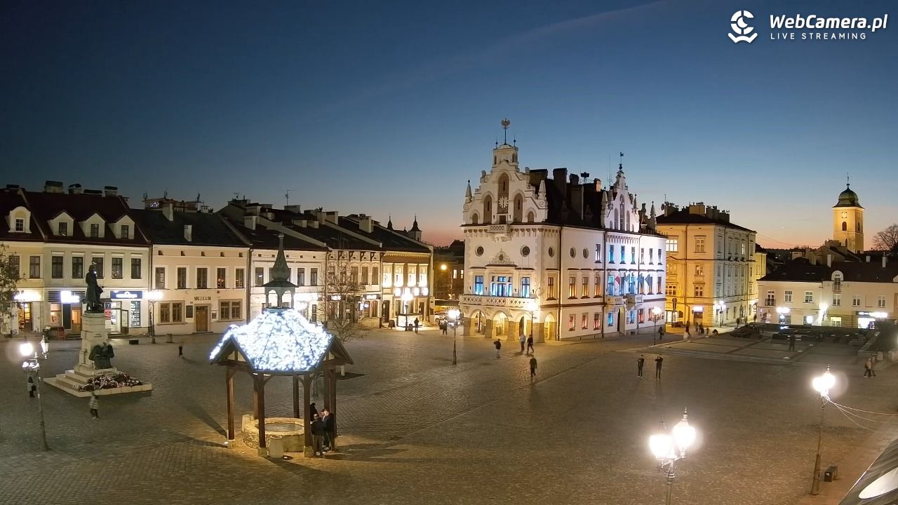 Rzeszów - Stary Rynek i Ratusz - 03 marzec 2026, 18:04