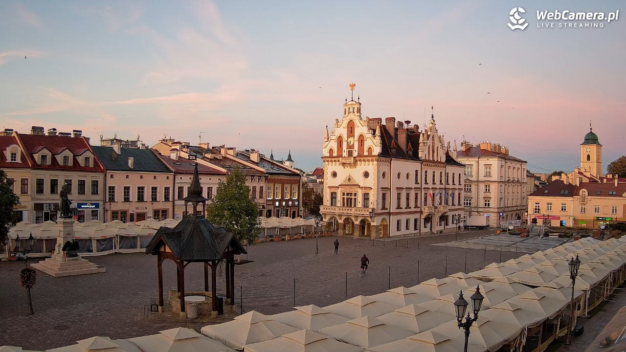 Rzeszów - Stary Rynek i Ratusz - 13 październik 2025, 06:41