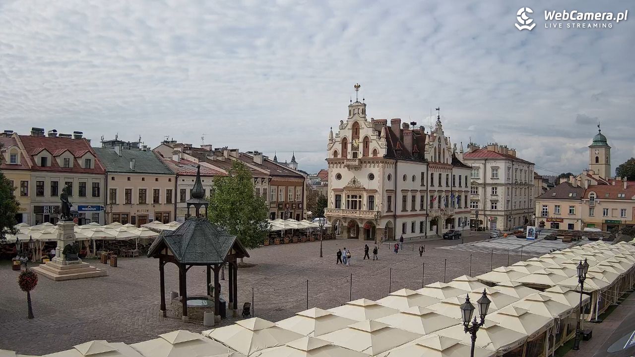 Rzeszów - Stary Rynek i Ratusz - 14 wresień 2026, 11:23