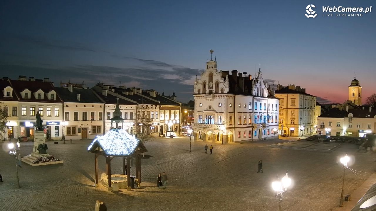 Rzeszów - Stary Rynek i Ratusz - 04 marzec 2026, 18:02