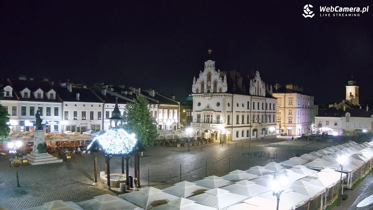 Rzeszów - Stary Rynek i Ratusz - 25 lipiec 2026, 02:38