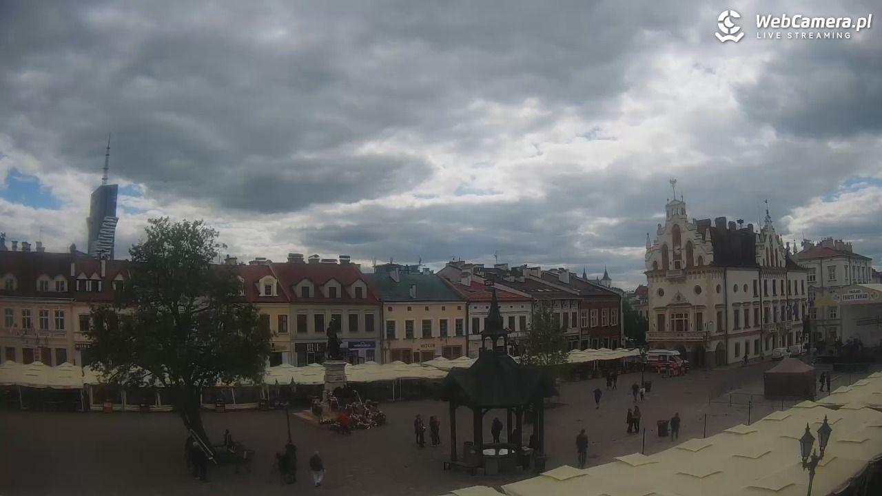 Rzeszów - Stary Rynek i Ratusz - 09 maj 2025, 14:18