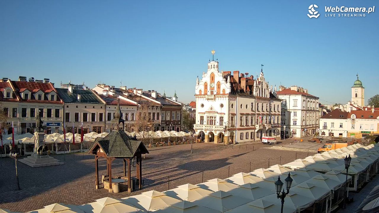 Rzeszów - Stary Rynek i Ratusz - 22 kwiecień 2026, 06:55