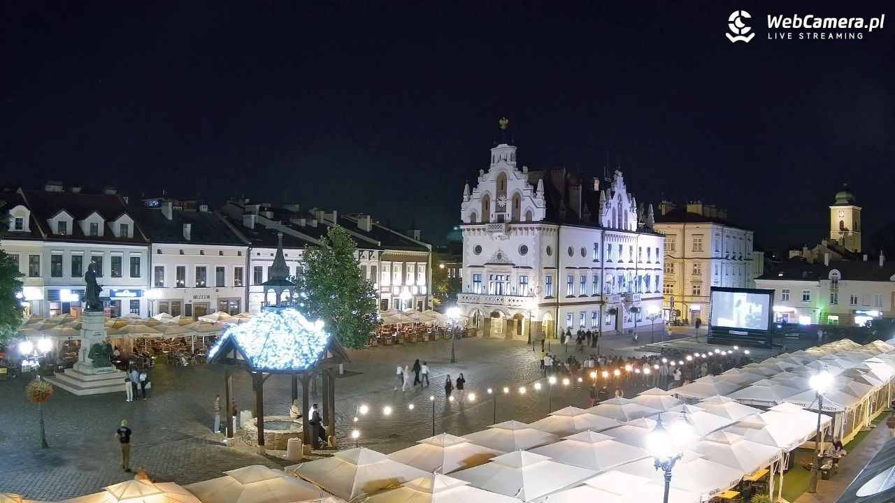 Rzeszów - Stary Rynek i Ratusz - 28 lipiec 2026, 21:52