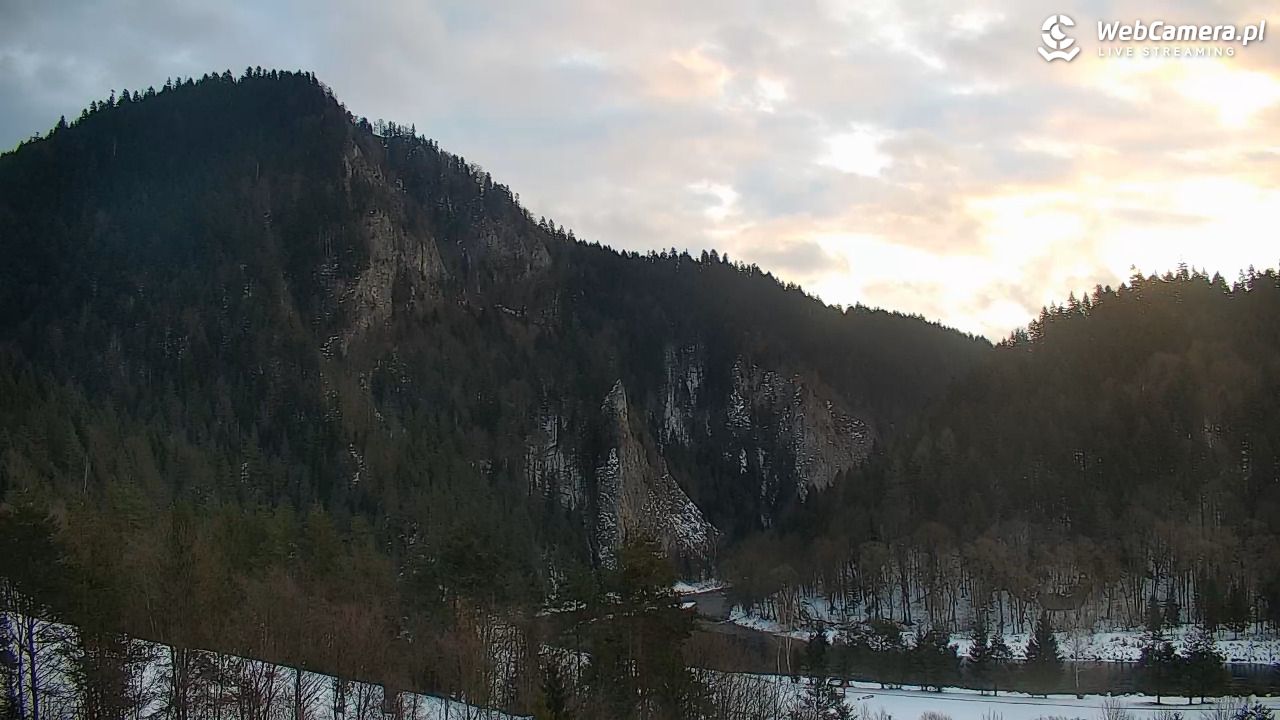 Schronisko PTTK Trzy Korony - 24 styczeń 2026, 07:39