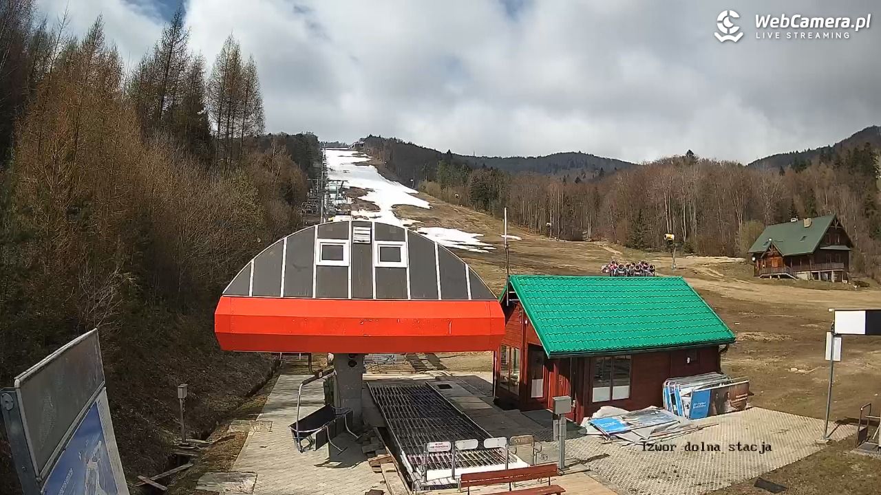 Jaworzyna Krynicka - widok na trasy nr 2 - 09 kwiecień 2026, 12:21