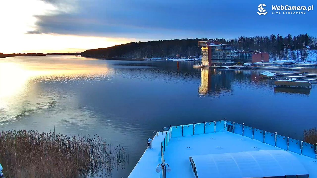 MIKOŁAJKI - widok na port - 31 grudzień 2025, 07:43