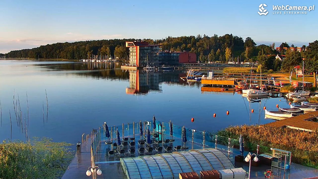 MIKOŁAJKI - widok na port - 19 sierpień 2026, 06:21