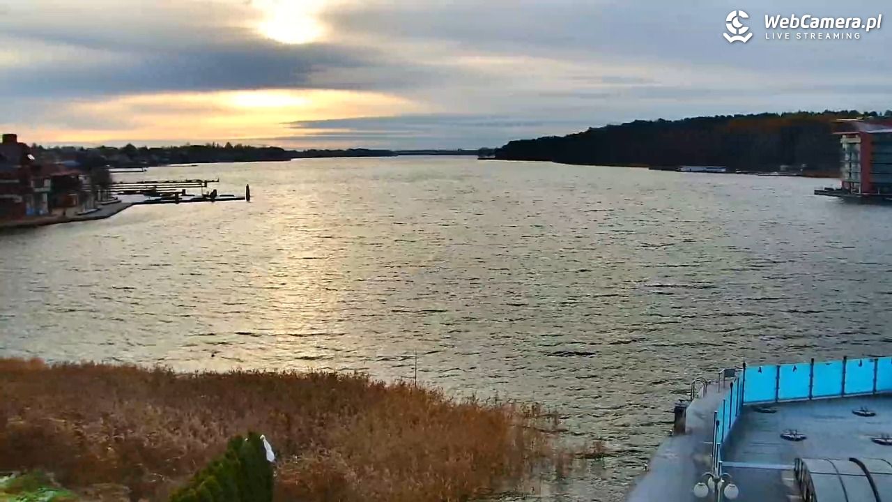 MIKOŁAJKI - widok na port - 16 listopad 2025, 08:13