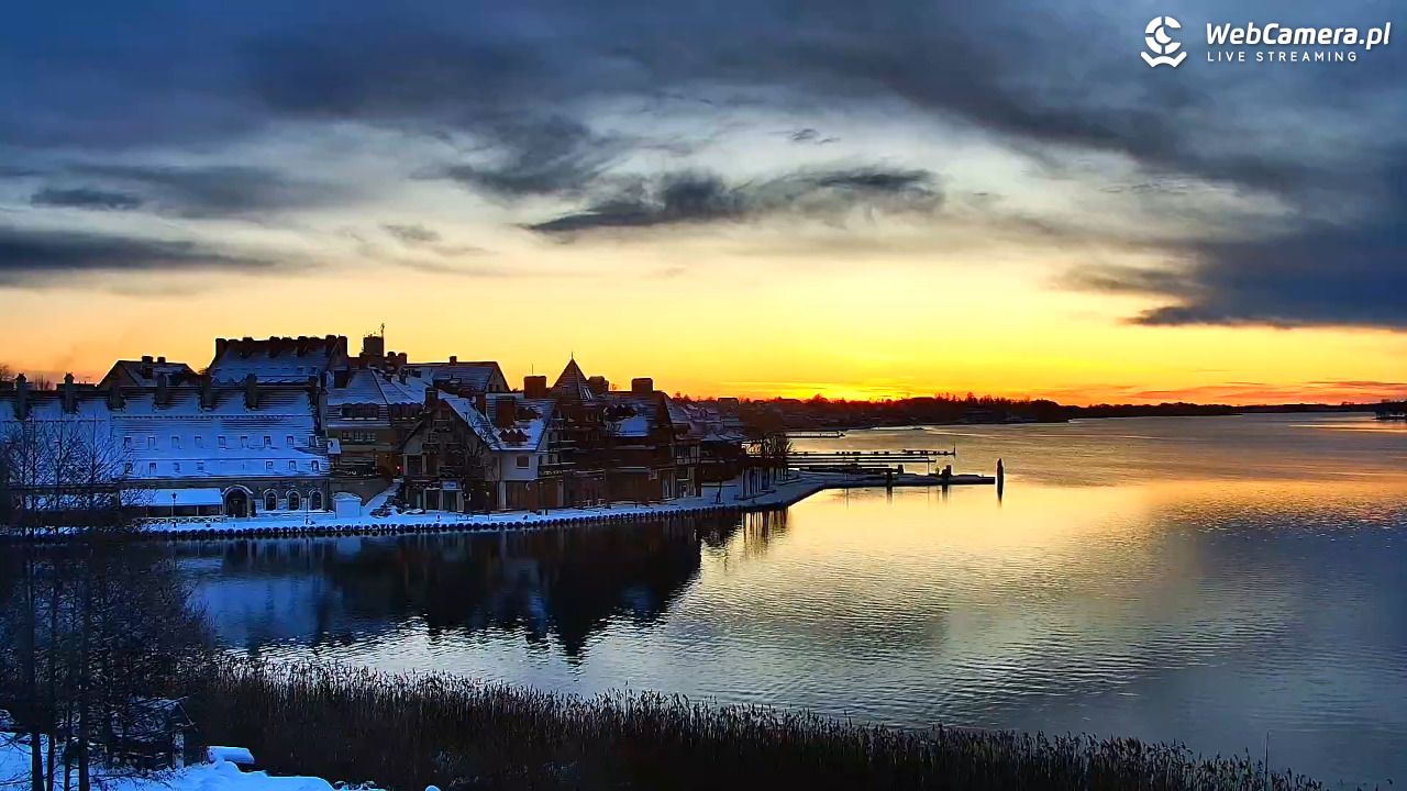MIKOŁAJKI - widok na port - 31 grudzień 2025, 07:44
