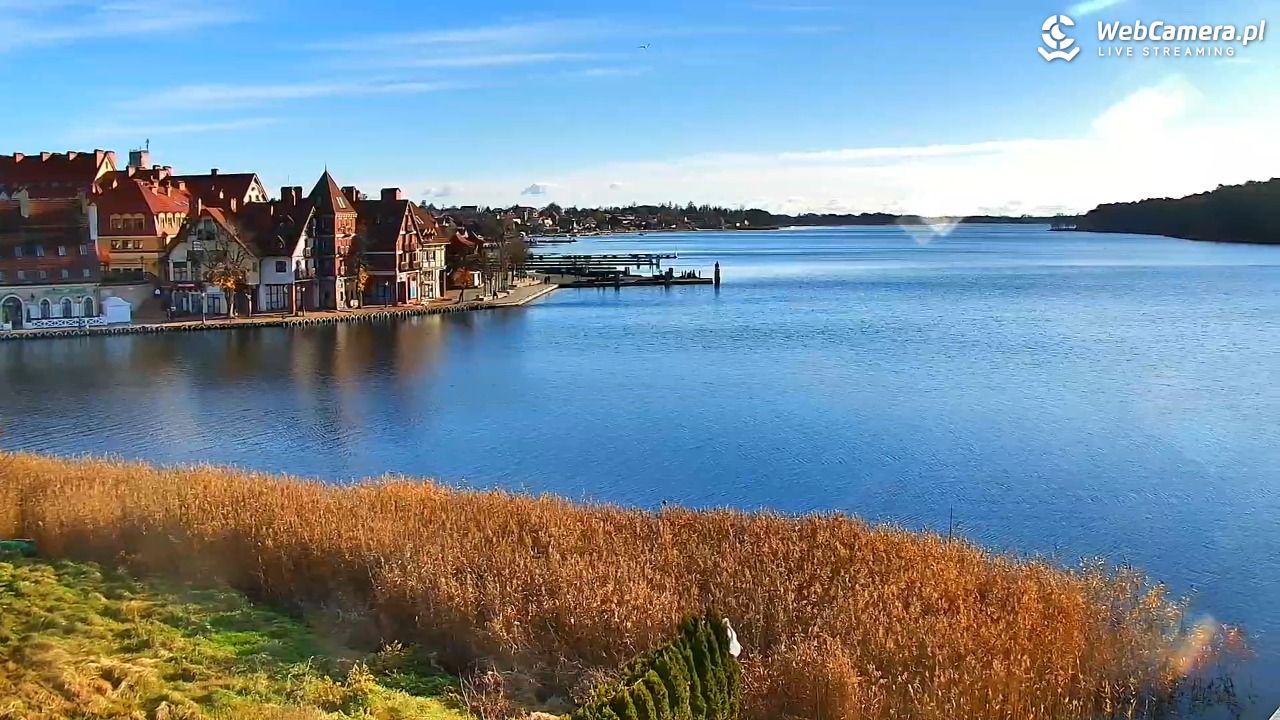 MIKOŁAJKI - widok na port - 15 listopad 2025, 11:21