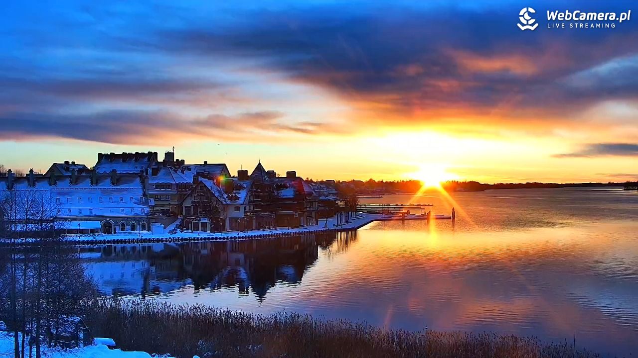 MIKOŁAJKI - widok na port - 31 grudzień 2025, 07:59