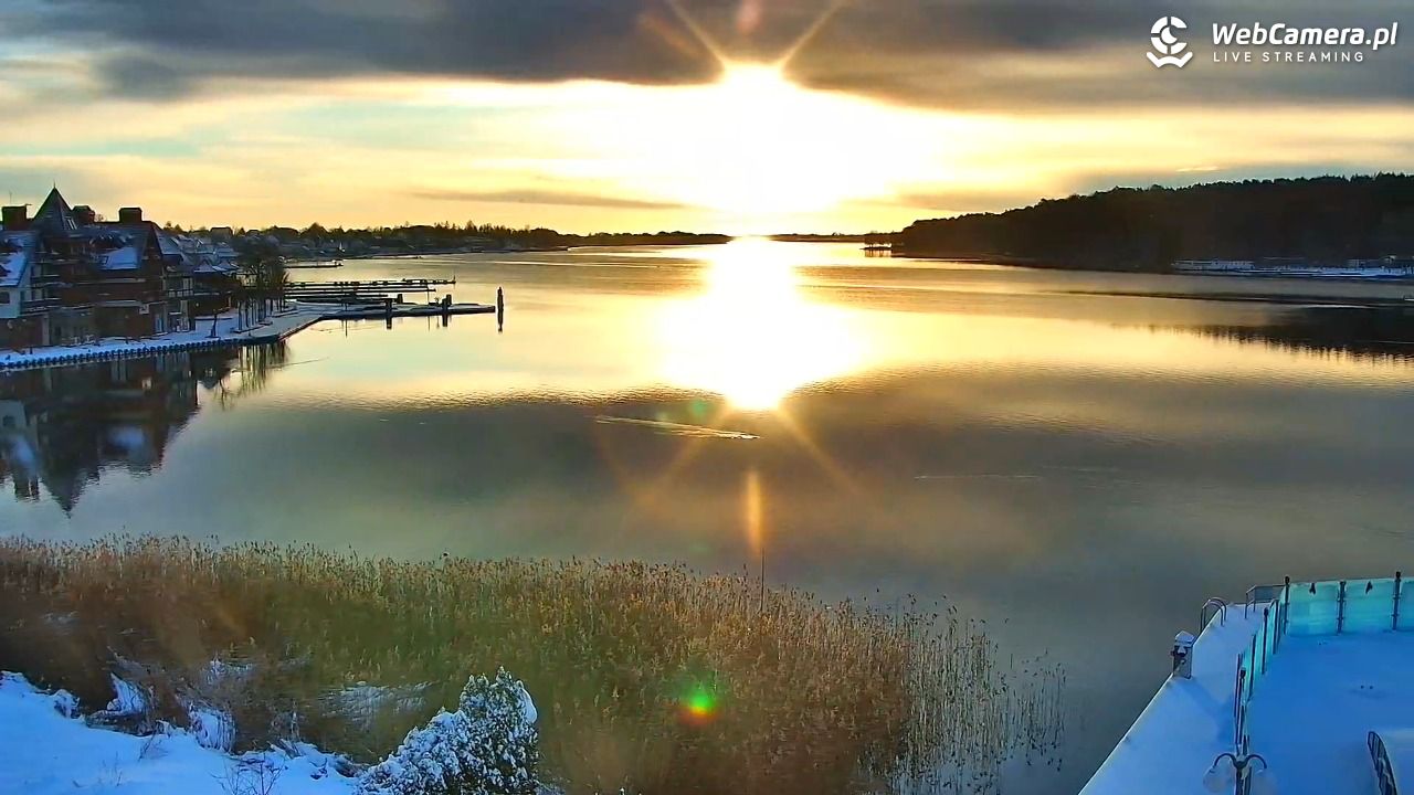 MIKOŁAJKI - widok na port - 31 grudzień 2025, 08:55