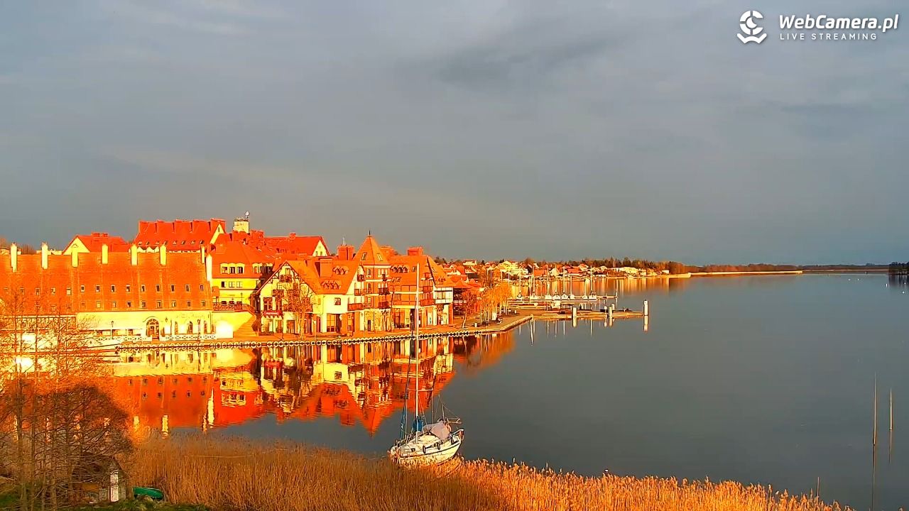 MIKOŁAJKI - widok na port - 19 kwiecień 2026, 18:45