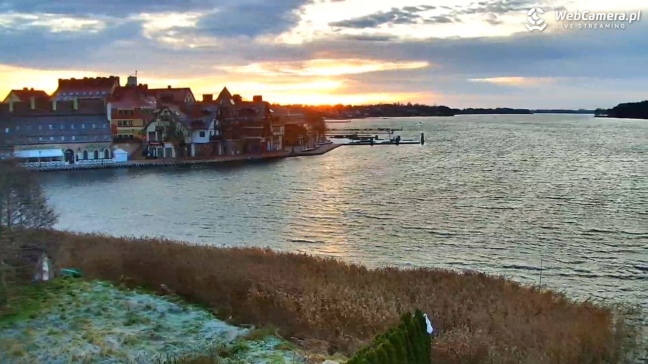 MIKOŁAJKI - widok na port - 16 listopad 2025, 07:19