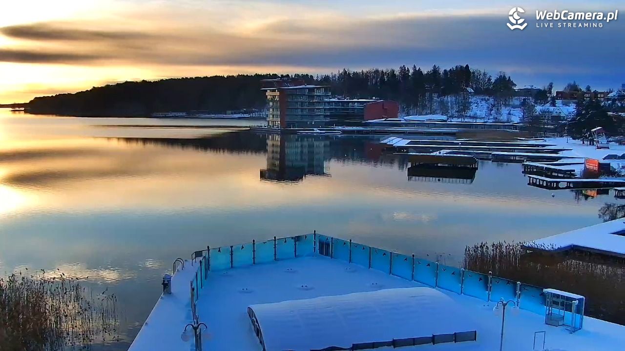MIKOŁAJKI - widok na port - 31 grudzień 2025, 09:04
