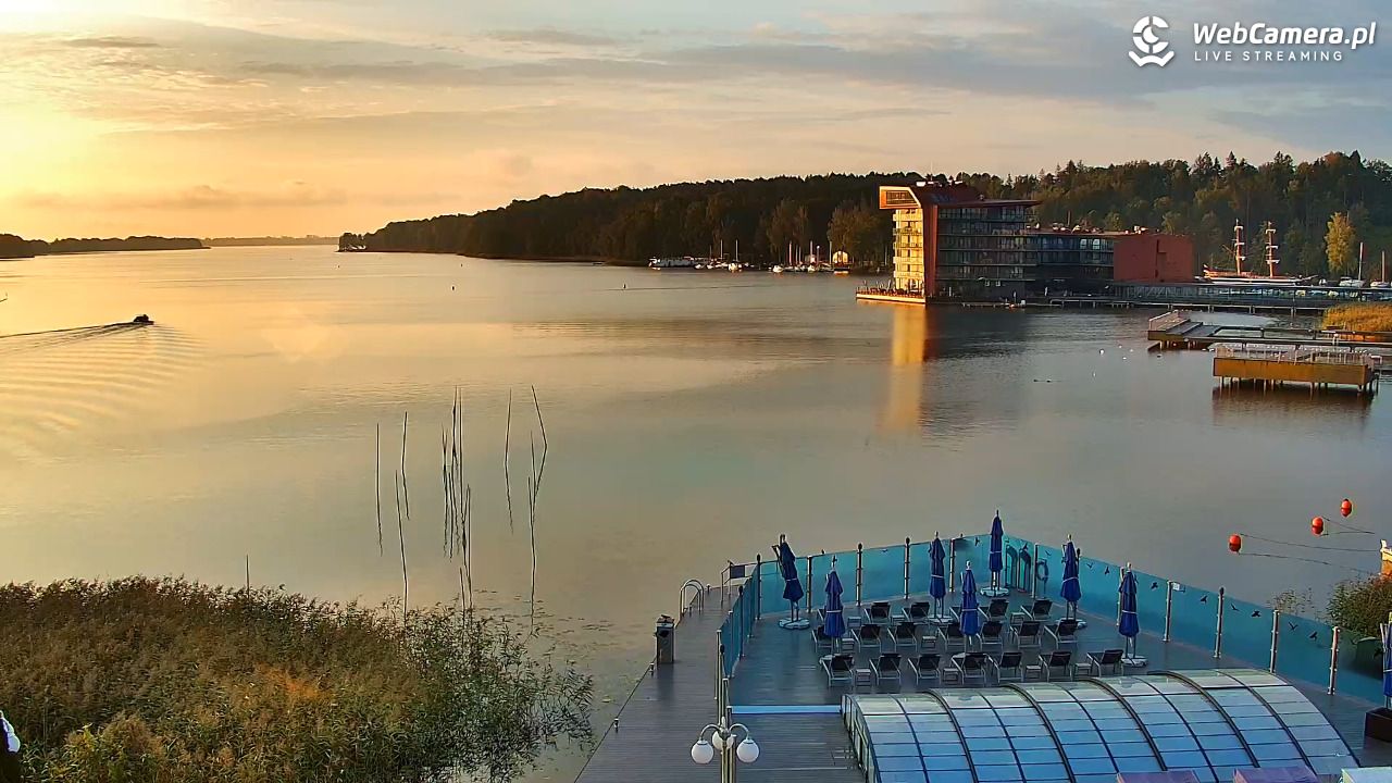 MIKOŁAJKI - widok na port - 01 październik 2025, 07:13
