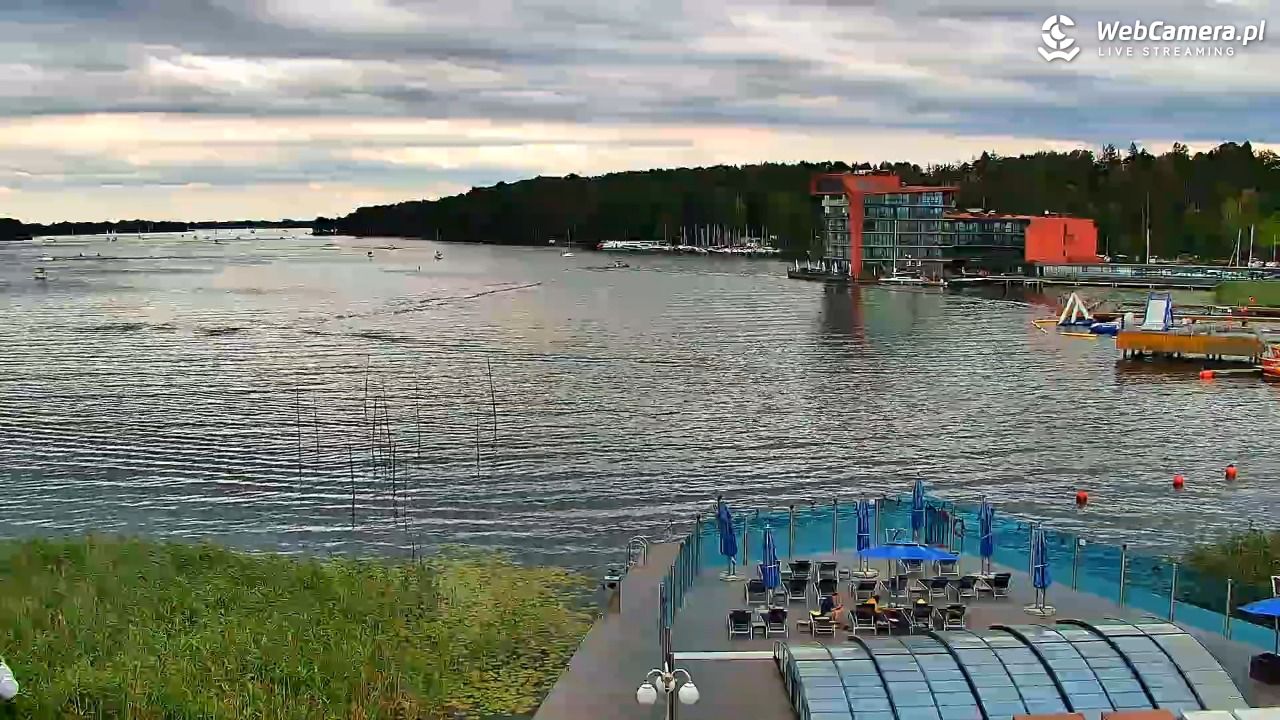 MIKOŁAJKI - widok na port - 17 sierpień 2026, 17:03