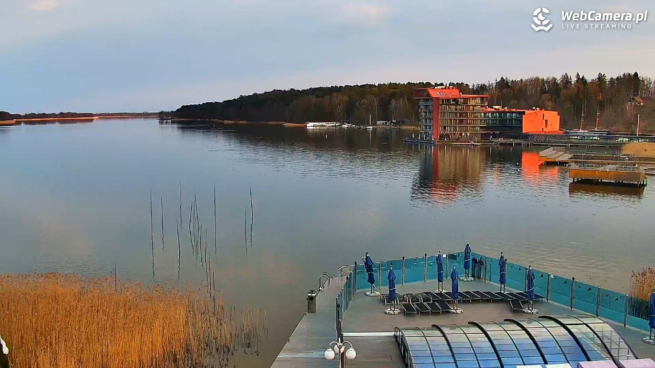 MIKOŁAJKI - widok na port - 19 kwiecień 2026, 19:15