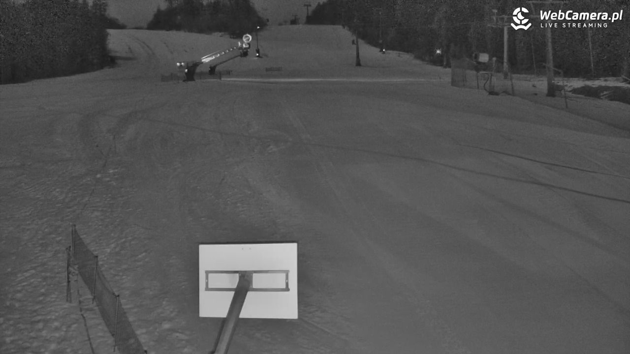 Jaworzyna Krynicka - dolna stacja - 03 grudzień 2025, 23:08