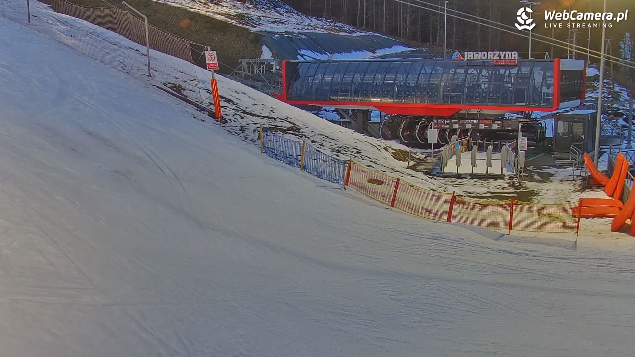 Jaworzyna Krynicka - dolna stacja - 04 grudzień 2025, 15:46