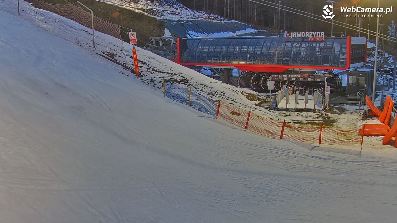 Jaworzyna Krynicka - dolna stacja - 04 grudzień 2025, 15:47