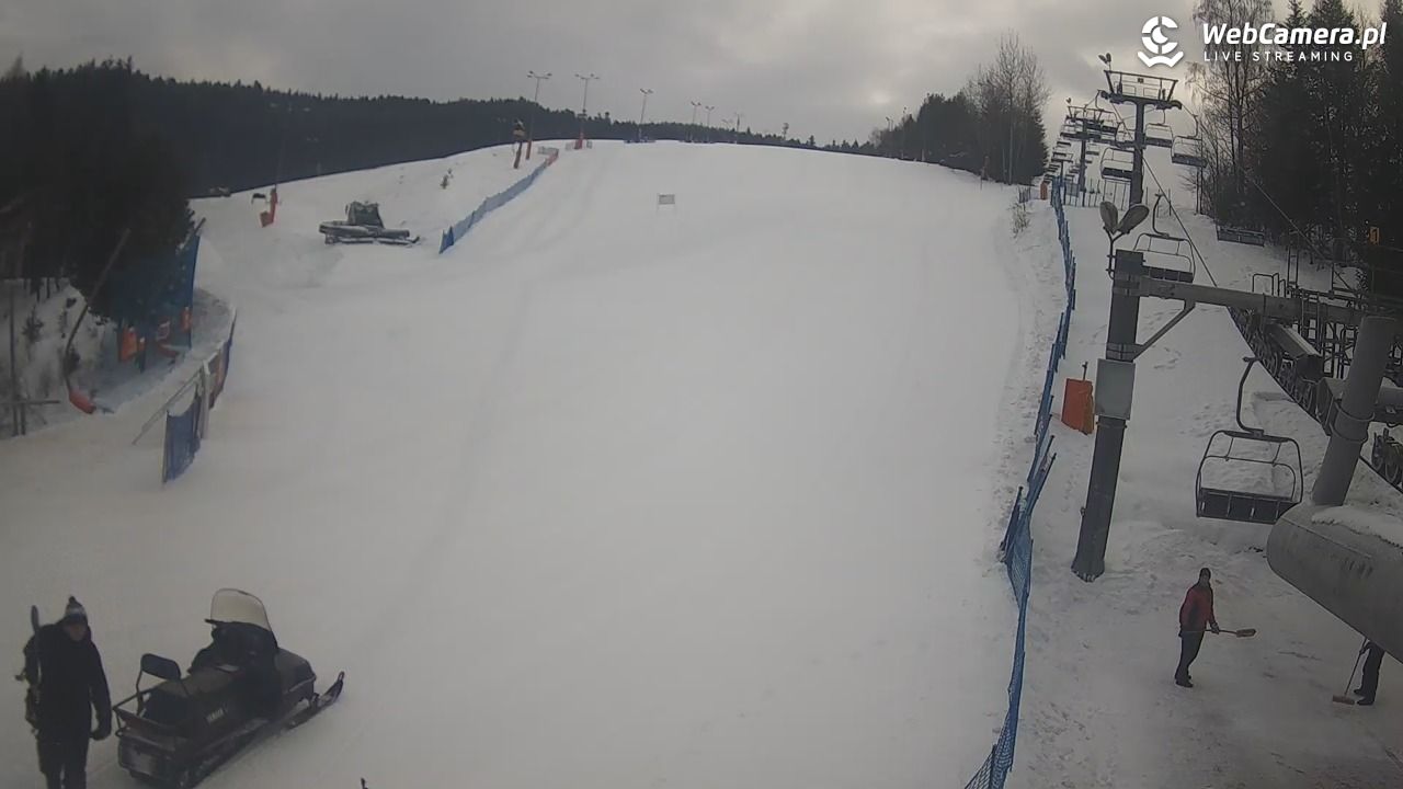 Wierchomla - widok z dolnej stacji - 23 styczeń 2026, 08:42