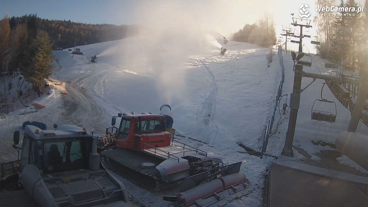 Wierchomla - widok z dolnej stacji - 28 listopad 2025, 10:15