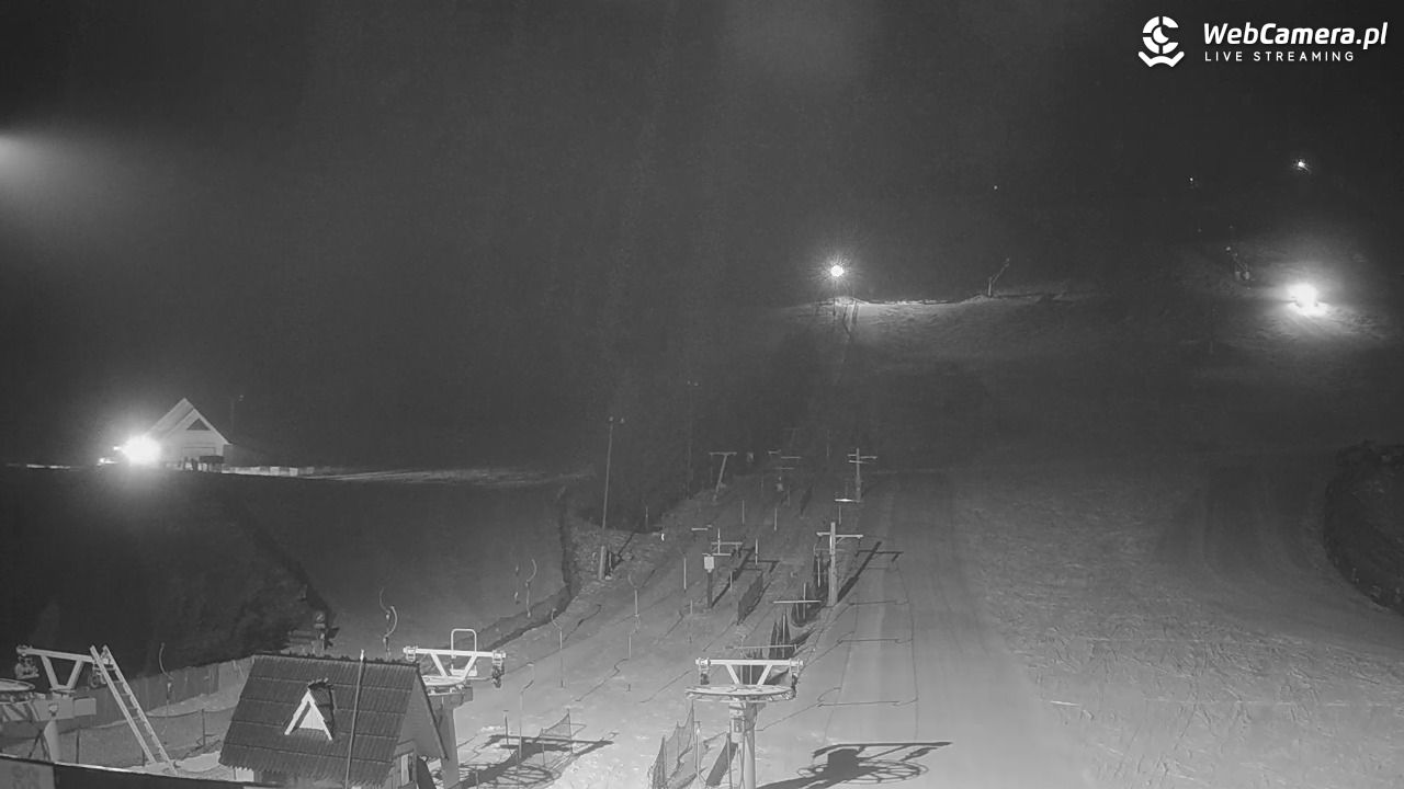 HARENDA - widok z dolnej stacji - 11 luty 2026, 21:26