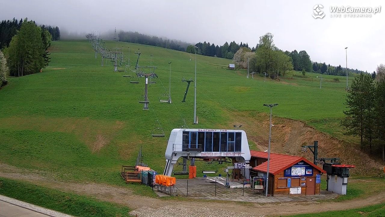 SŁOTWINY-ski - widok na dolną stację - 07 maj 2026, 18:34
