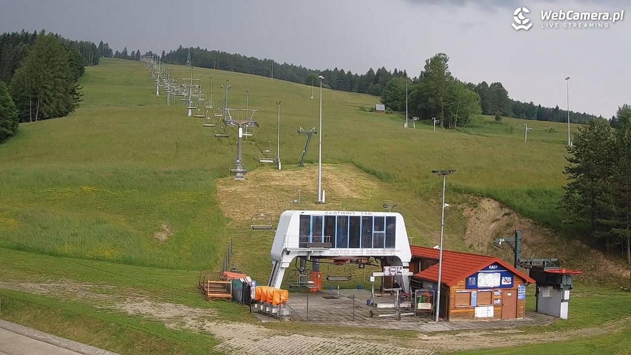 SŁOTWINY-ski - widok na dolną stację - 21 czerwiec 2026, 10:30